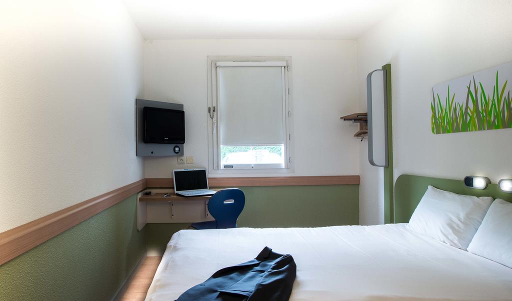 Ibis Budget Issoire Exteriör bild