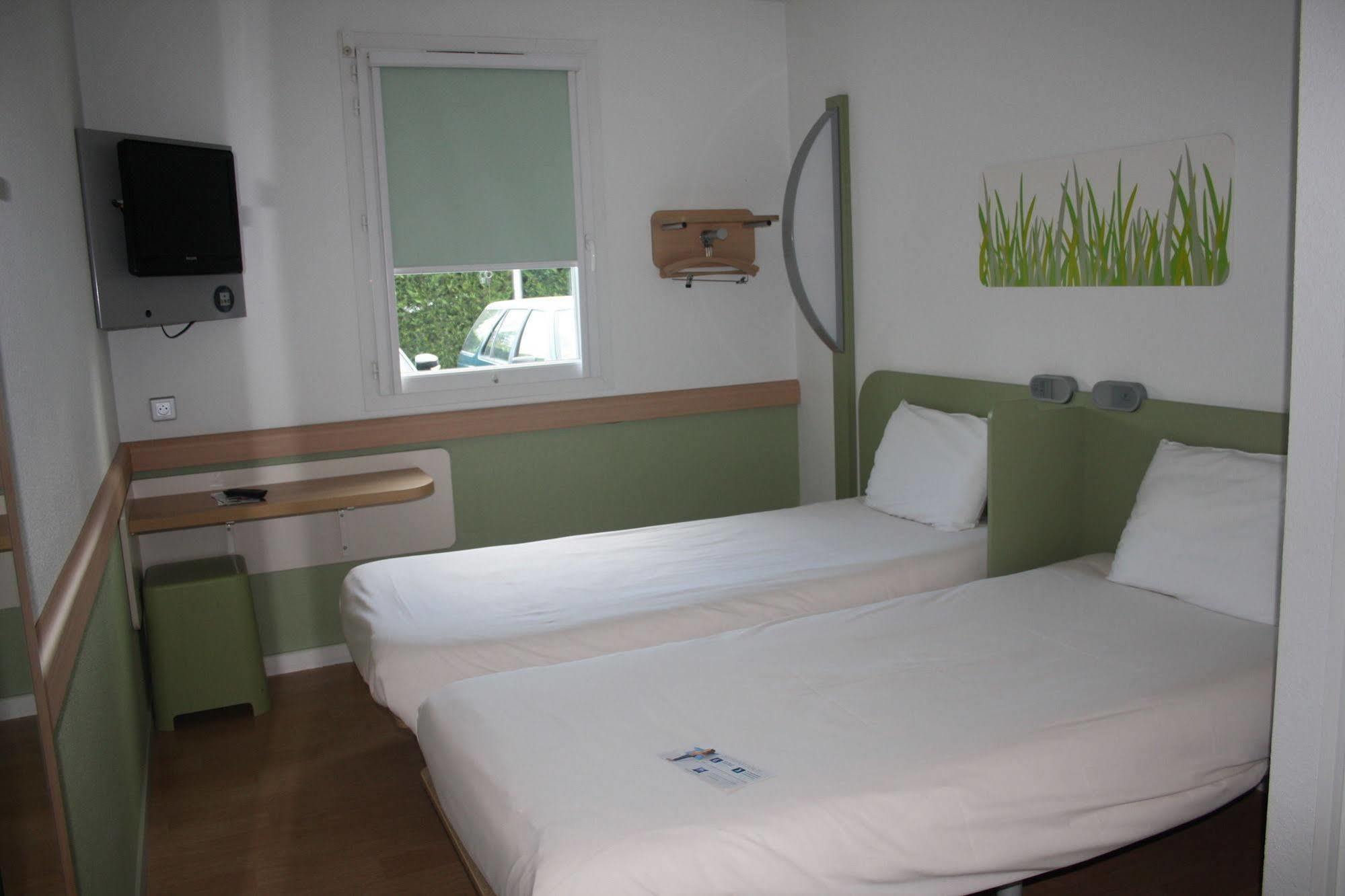 Ibis Budget Issoire Exteriör bild