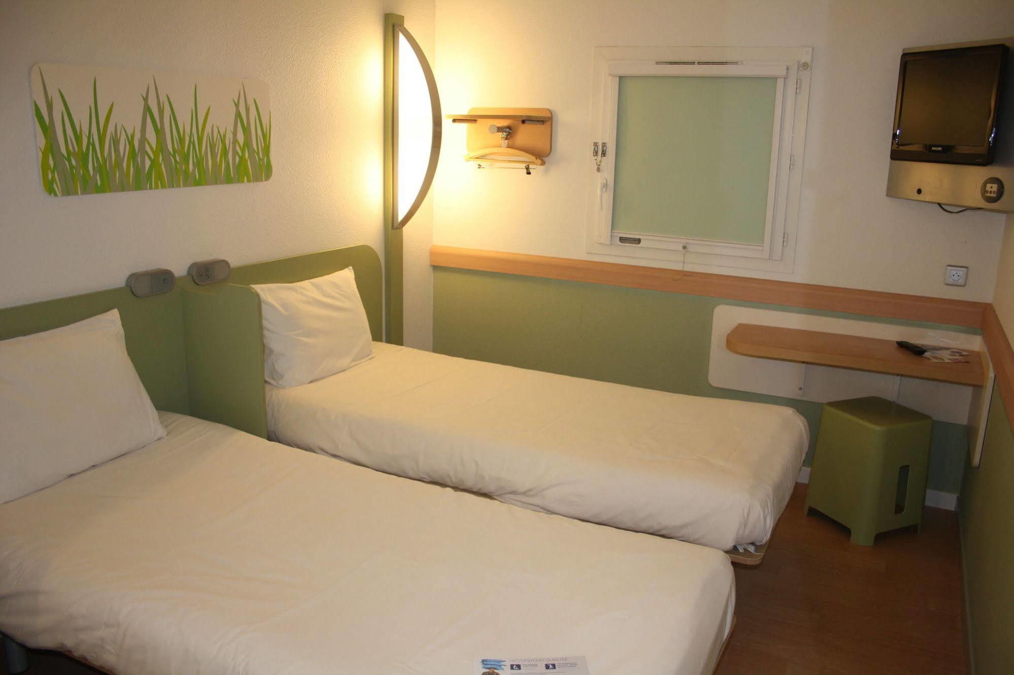 Ibis Budget Issoire Exteriör bild