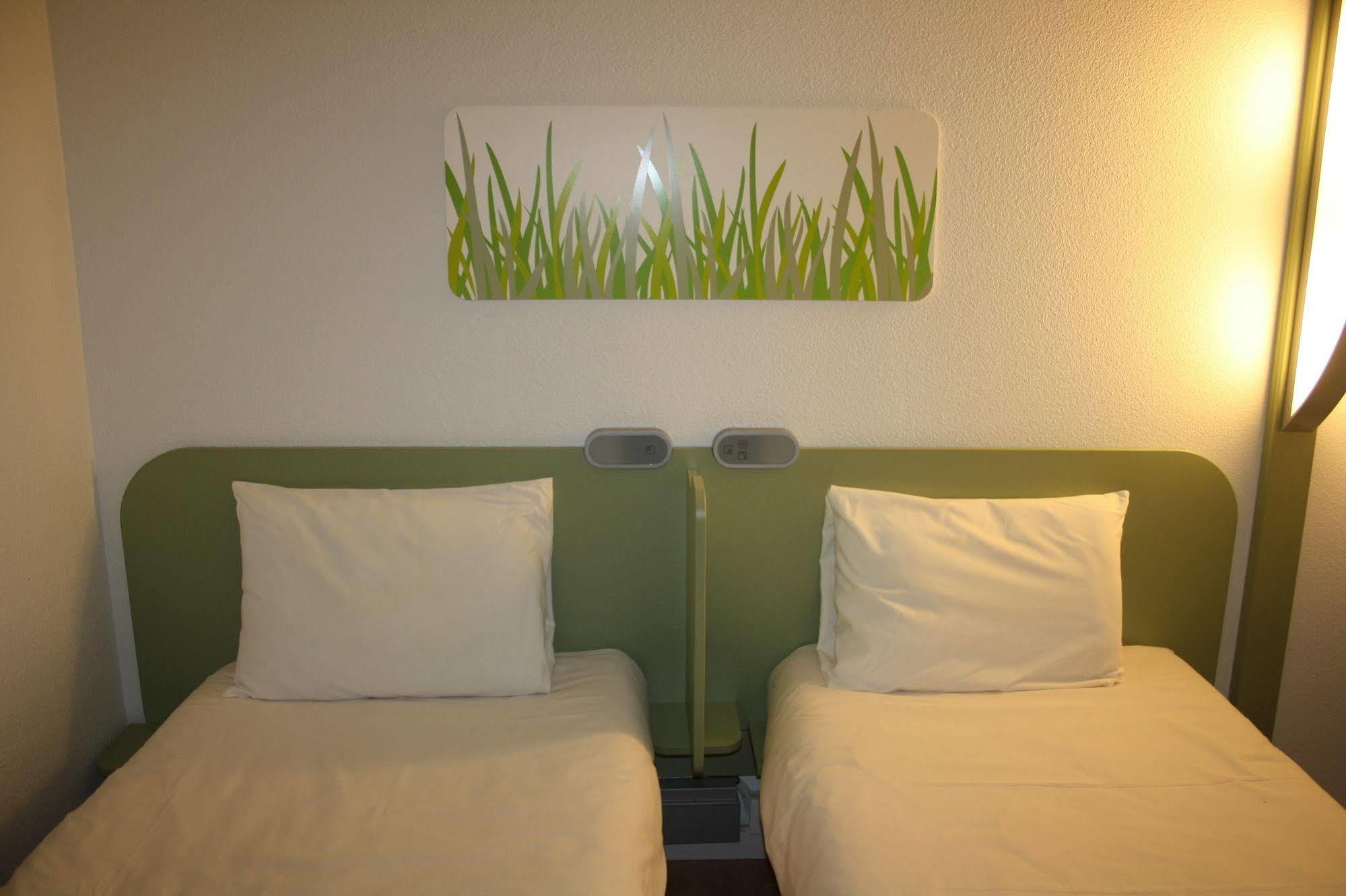 Ibis Budget Issoire Exteriör bild